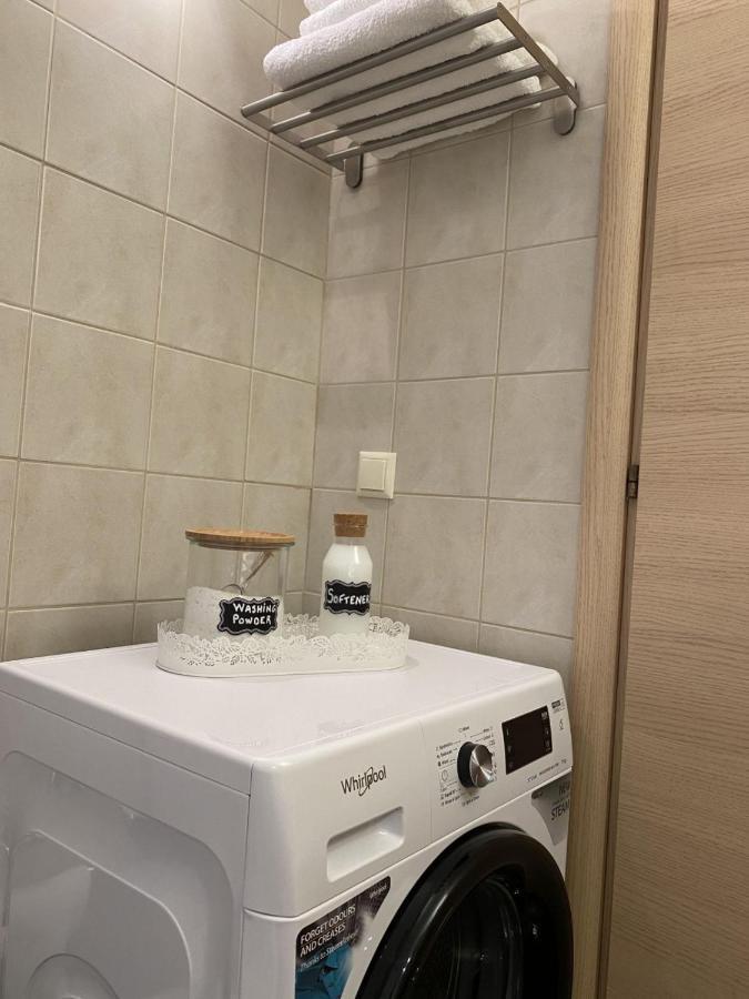 Elegant Glyfada Apartment-Private Garden-Near Metro Athena Bagian luar foto