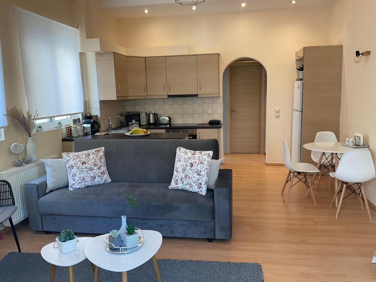 Elegant Glyfada Apartment-Private Garden-Near Metro Athena Bagian luar foto