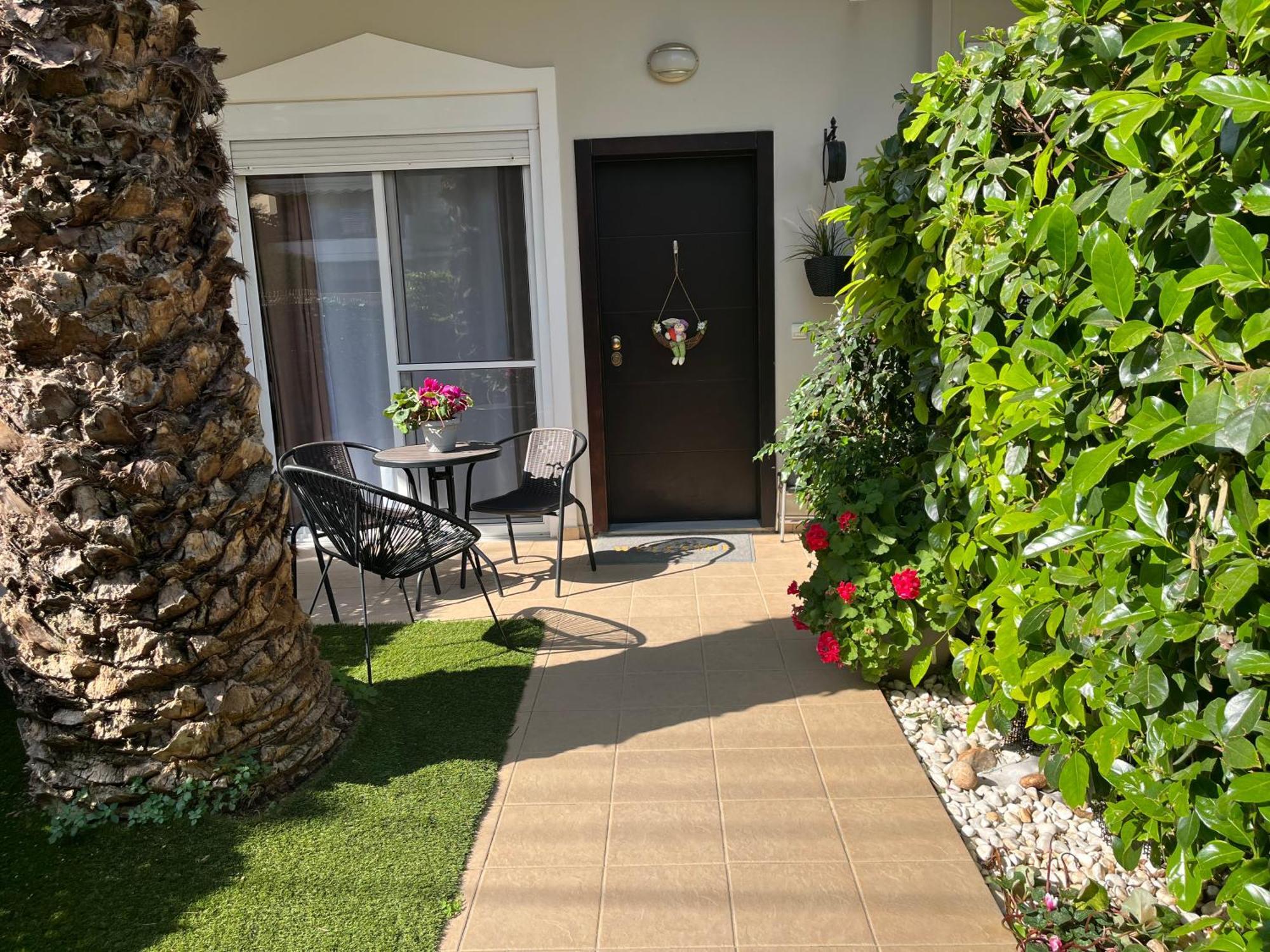 Elegant Glyfada Apartment-Private Garden-Near Metro Athena Bagian luar foto