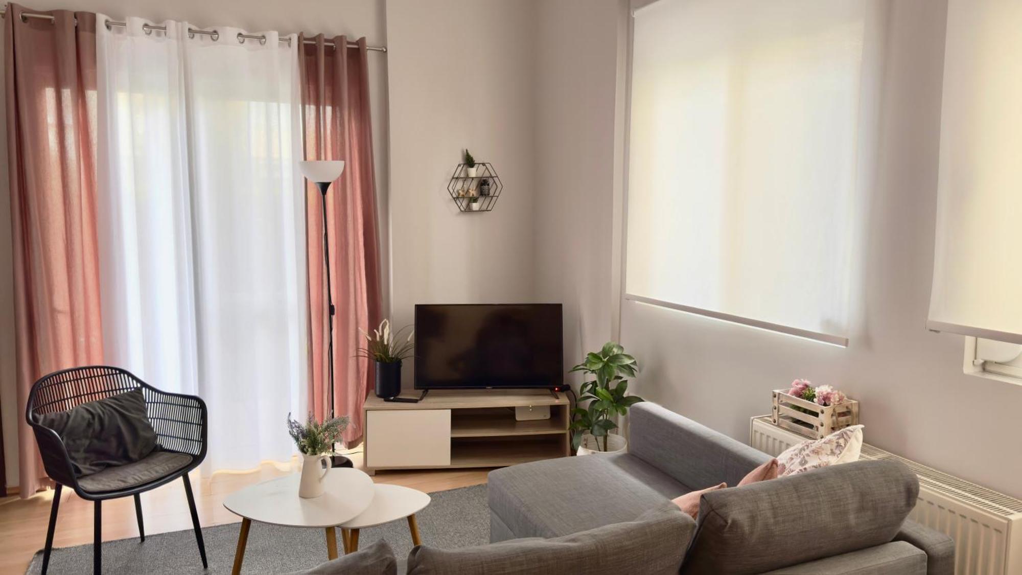 Elegant Glyfada Apartment-Private Garden-Near Metro Athena Bagian luar foto
